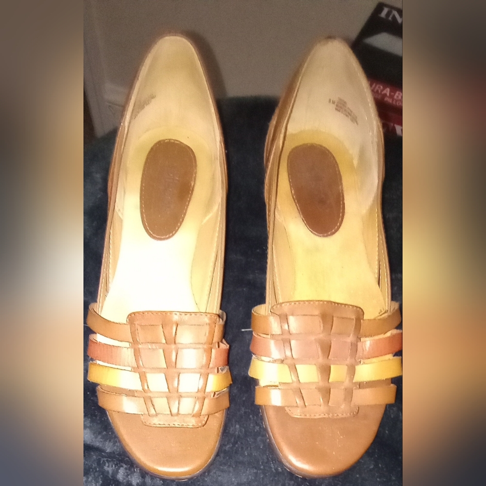 Soft spots women's size 8 M